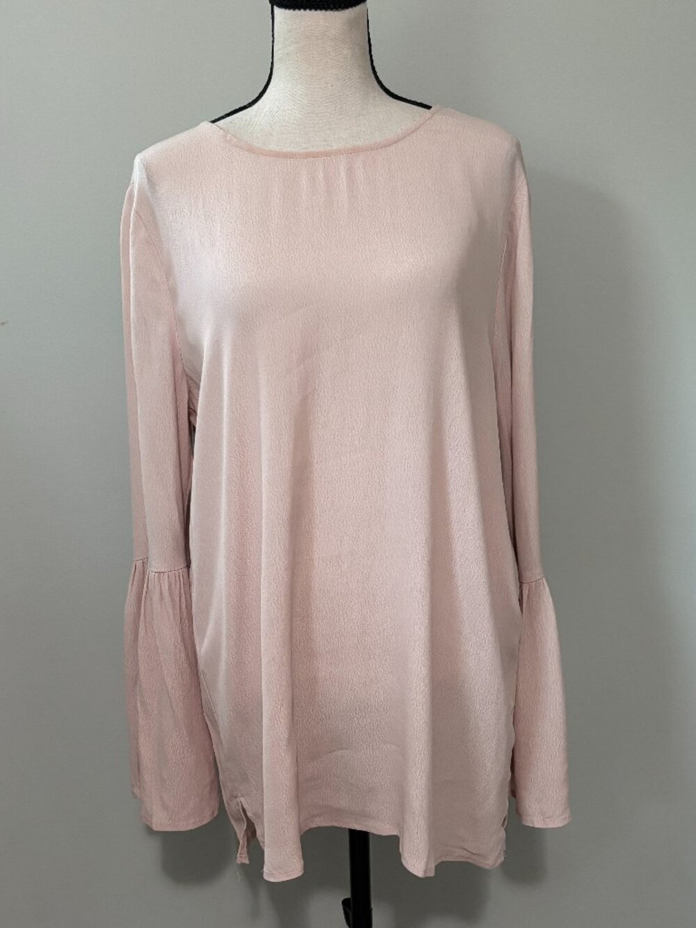 Doe & Rae Blush Swing Tunic Ruffle Sleeve  Size Medium NWT
